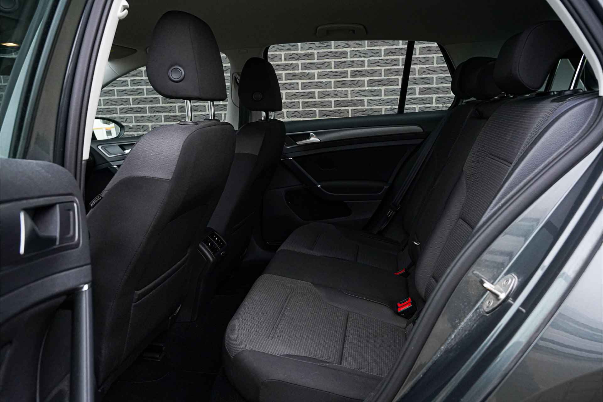 Volkswagen Golf 1.6 TDI Comfortline | Navigatie | DAB+ | Apple carplay/android auto - 11/33
