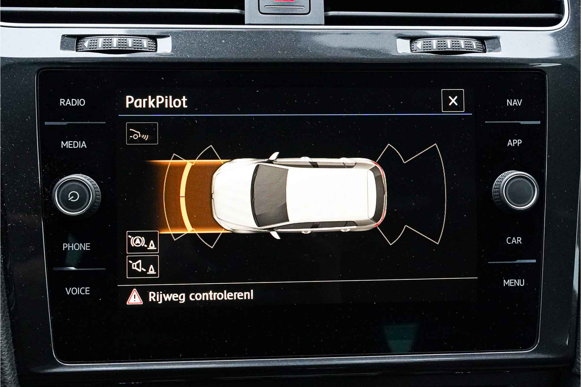 Volkswagen Golf 1.6 TDI Comfortline | Navigatie | DAB+ | Apple carplay/android auto - 14/33