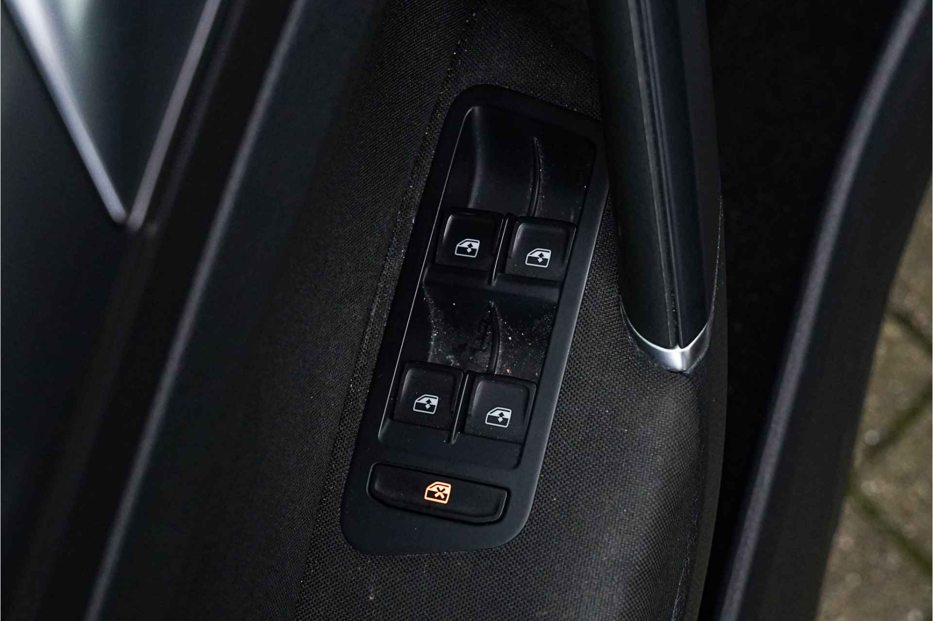 Volkswagen Golf 1.6 TDI Comfortline | Navigatie | DAB+ | Apple carplay/android auto - 23/33