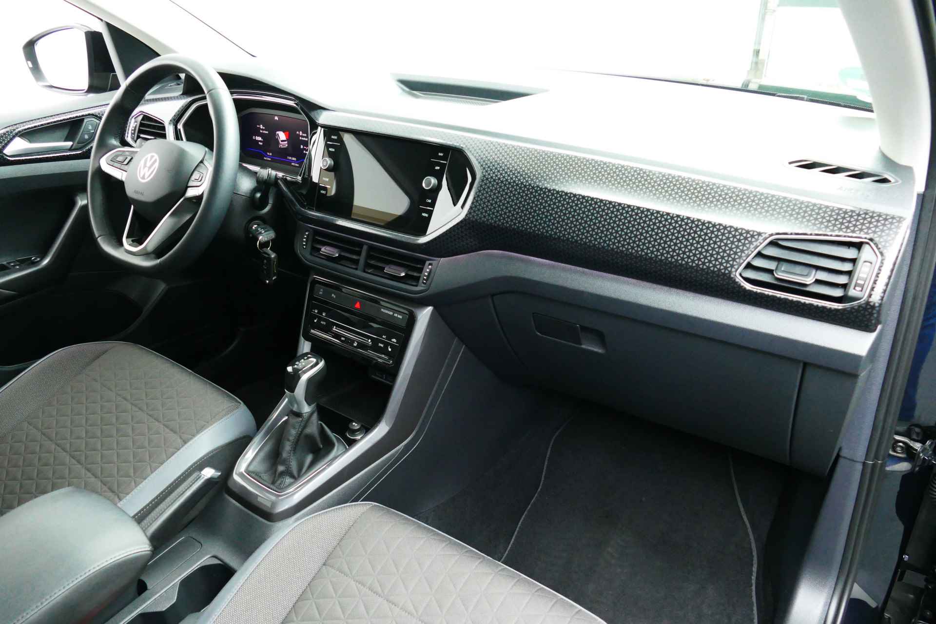 Volkswagen T-Cross 1.5 150pk TSI Style Business R-Line. Virt Cockpit, Camera, Led Koplampen, 18"LMV, Stoelverw - 7/45