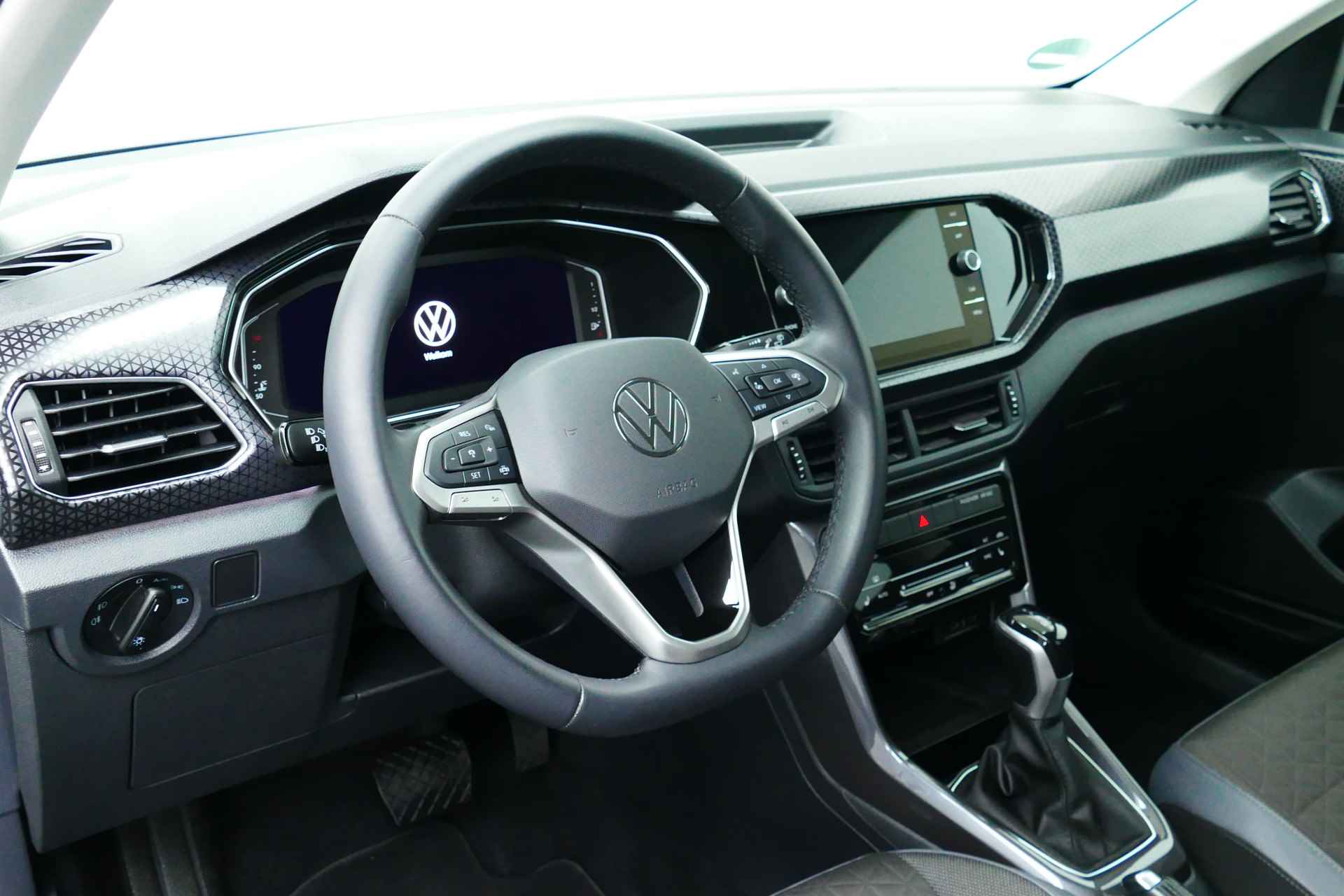 Volkswagen T-Cross 1.5 150pk TSI Style Business R-Line. Virt Cockpit, Camera, Led Koplampen, 18"LMV, Stoelverw - 13/45