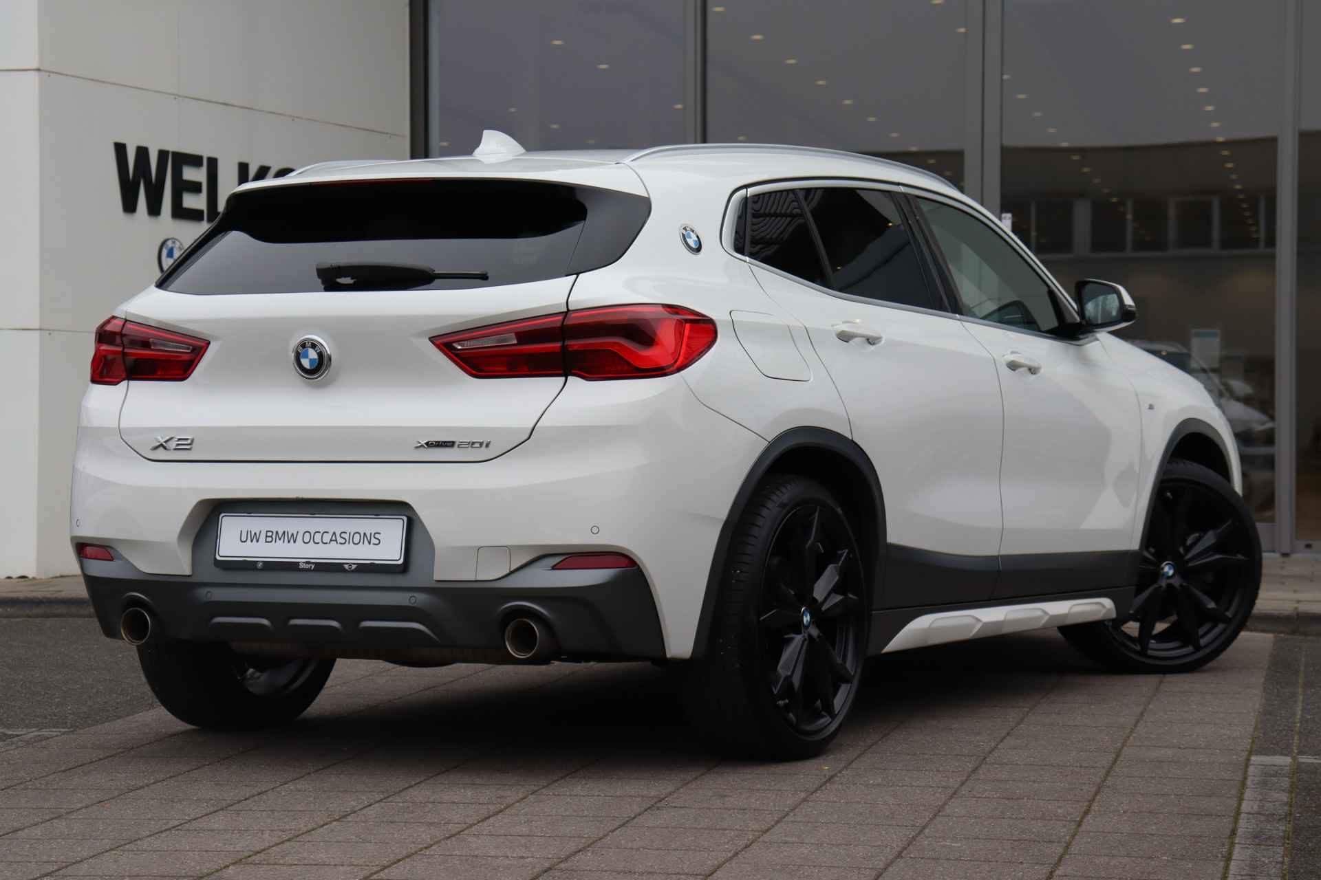 BMW X2 xDrive20i High Executive M Sport Automaat / Panoramadak / Trekhaak / Sportstoelen / Comfort Access / LED / Head-Up / Park Assistant / M Sportonderstel - 10/37