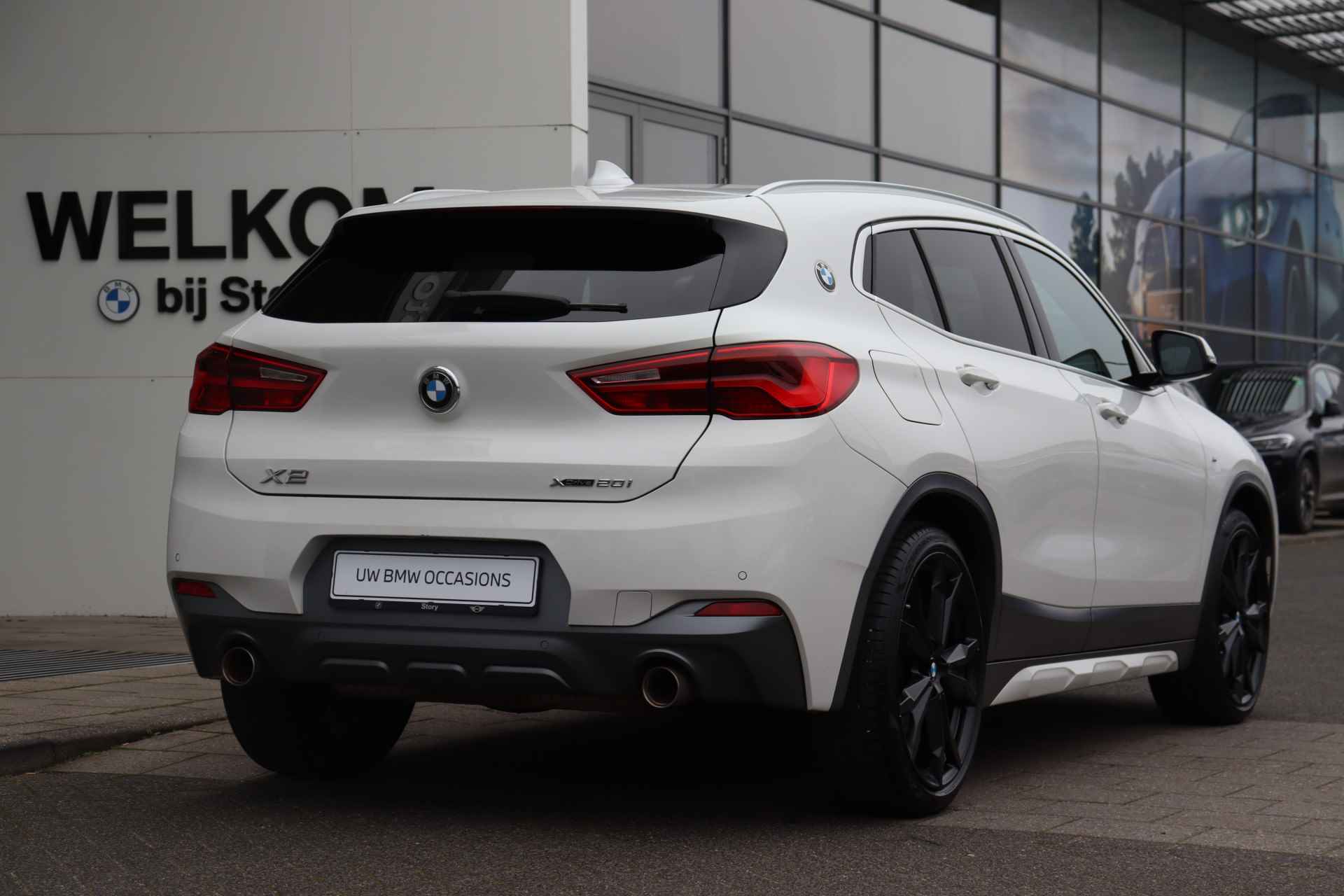 BMW X2 xDrive20i High Executive M Sport Automaat / Panoramadak / Trekhaak / Sportstoelen / Comfort Access / LED / Head-Up / Park Assistant / M Sportonderstel - 14/37