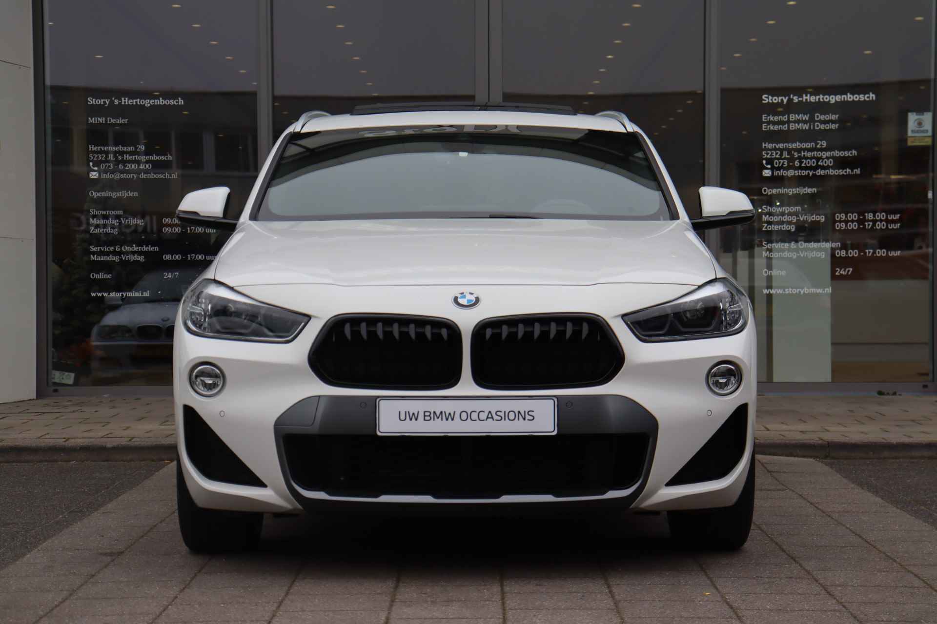 BMW X2 xDrive20i High Executive M Sport Automaat / Panoramadak / Trekhaak / Sportstoelen / Comfort Access / LED / Head-Up / Park Assistant / M Sportonderstel - 3/37