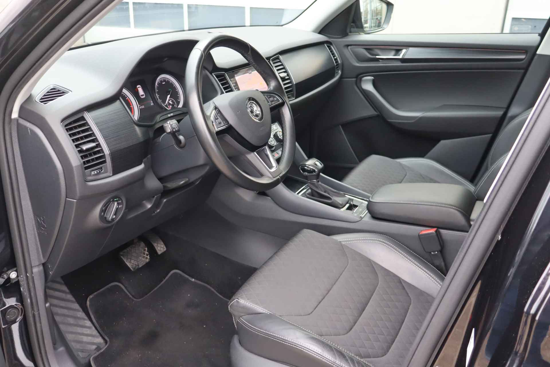 Škoda Kodiaq 1.5 TSI Business Edition NL-Auto!! Half-Leder I Camera I Apple-Carplay - 10/30