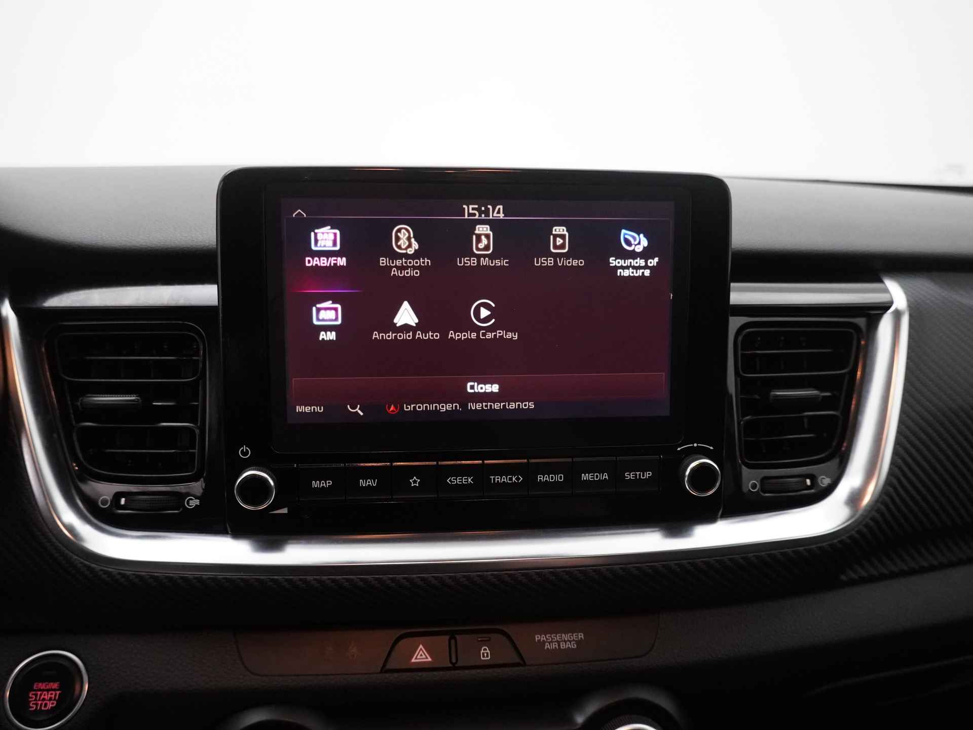 Kia Stonic 1.0 T-GDi MHEV GT-PlusLine - Schuifkanteldak - Stoel en stuurwiel verwarming - Apple CarPlay/Android Auto - Nieuwe All seasonbanden - Fabrieksgarantie tot 05-2030 - 26/49