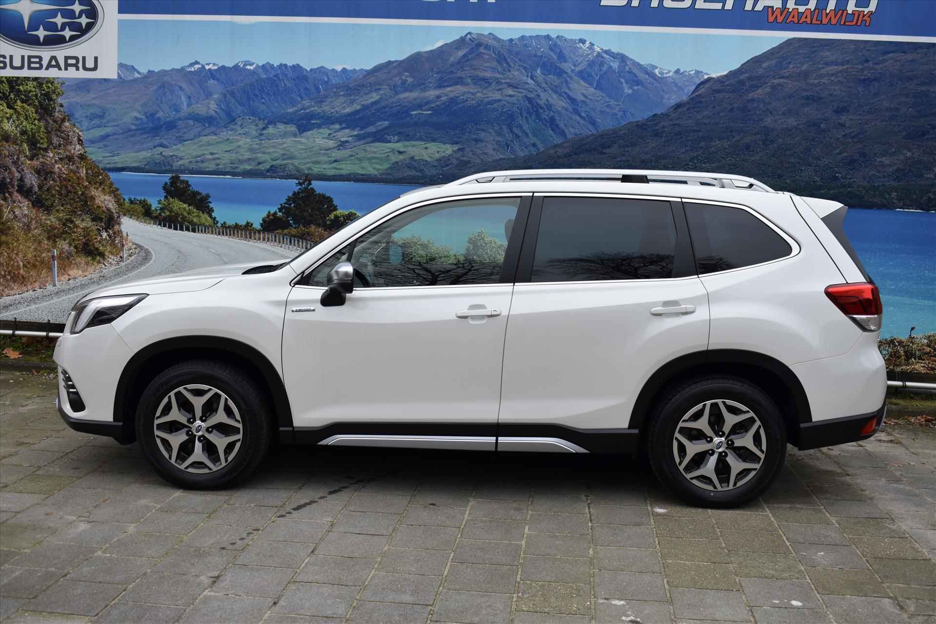 SUBARU Forester 2.0i e-BOXER MHEV CVT Luxury - 27/43