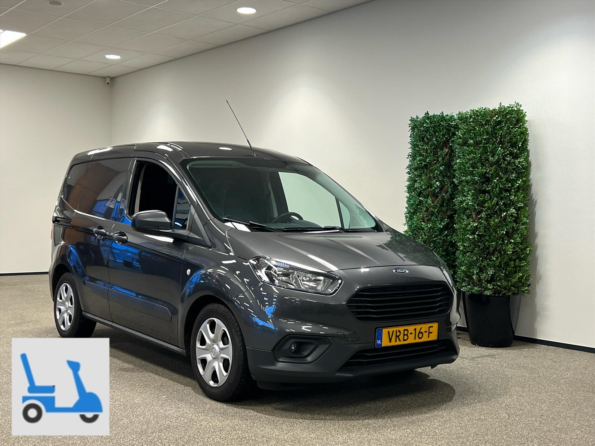 Ford Transit Courier Bestelauto incl. inrijdplaat (MARGE) bij viaBOVAG.nl
