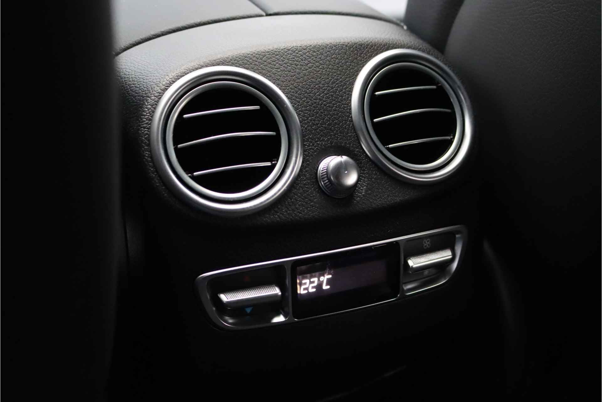 Mercedes-Benz EQC 400 4-MATIC Premium AMG Line 80 kWh, Schuifdak, Distronic+, Burmester, Stoelverwarming-/ventilatie, Massage, Memory, Surround Camera, Verwarmd Stuurwiel, HUD, Keyless Go, Rijassistentiepakket, Etc. - 34/50