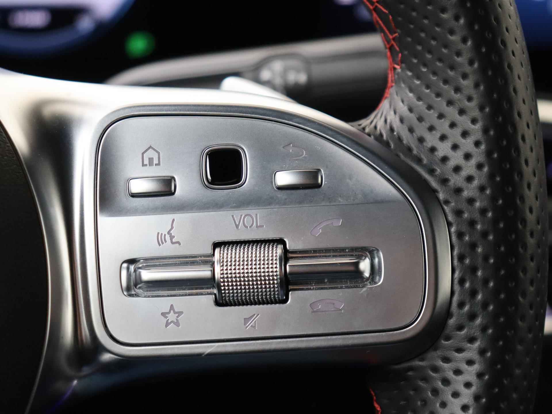 Mercedes-Benz EQA 250 Business Solution AMG 67 kWh /AMG /Panoramadak / Night pakket/ 20 Inch /Memory stoelen /360 Camera - 16/35