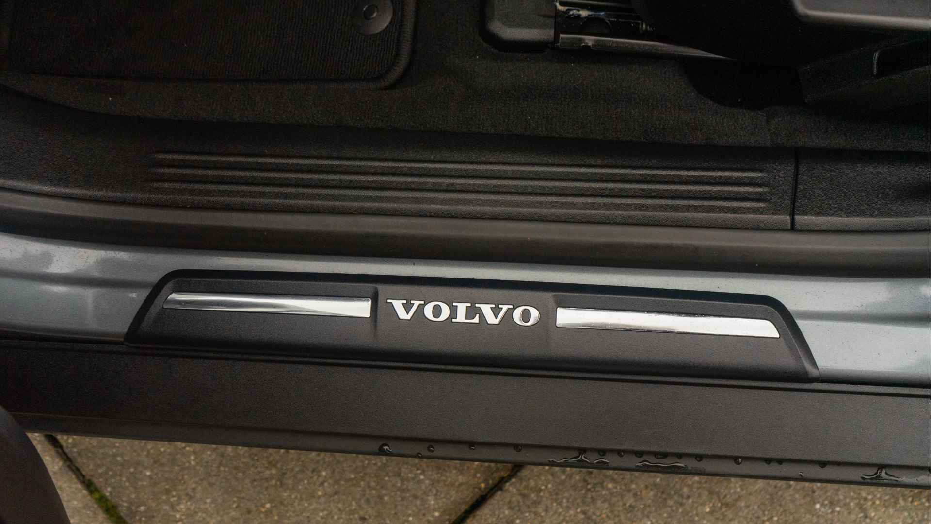 Volvo V40 Cross Country 1.5 T3 Dynamic Edition | AUTOMAAT | LEDER | PARKEERSENSOREN VOOR EN ACHTER | NAVIGATIE | TREKHAAK | DEALER ONDERHOUDEN | - 25/26