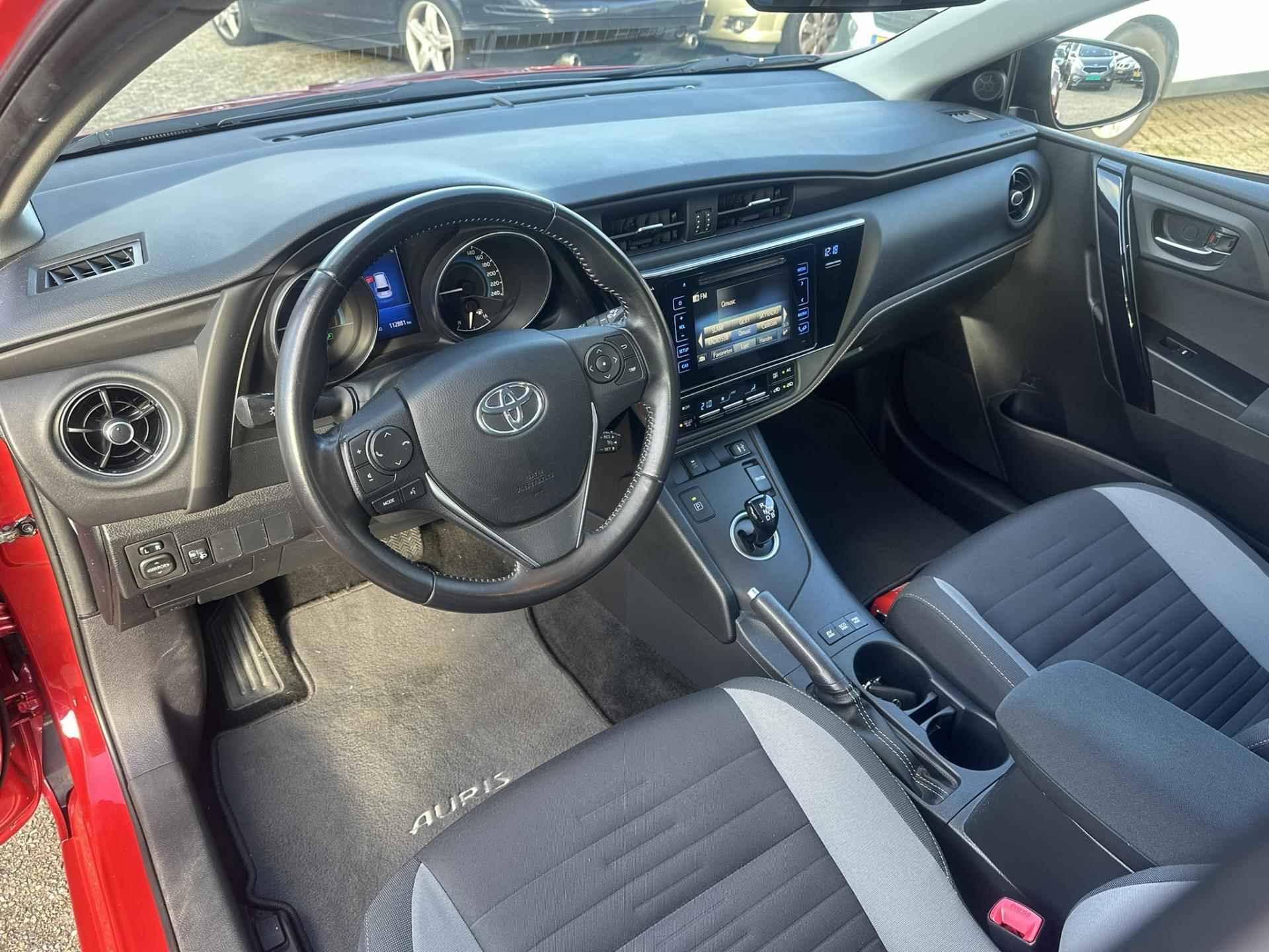 Toyota Auris Touring Sports 1.8 Hybrid Dynamic I Trekhaak, Clima I Camera I Navi I - 14/22