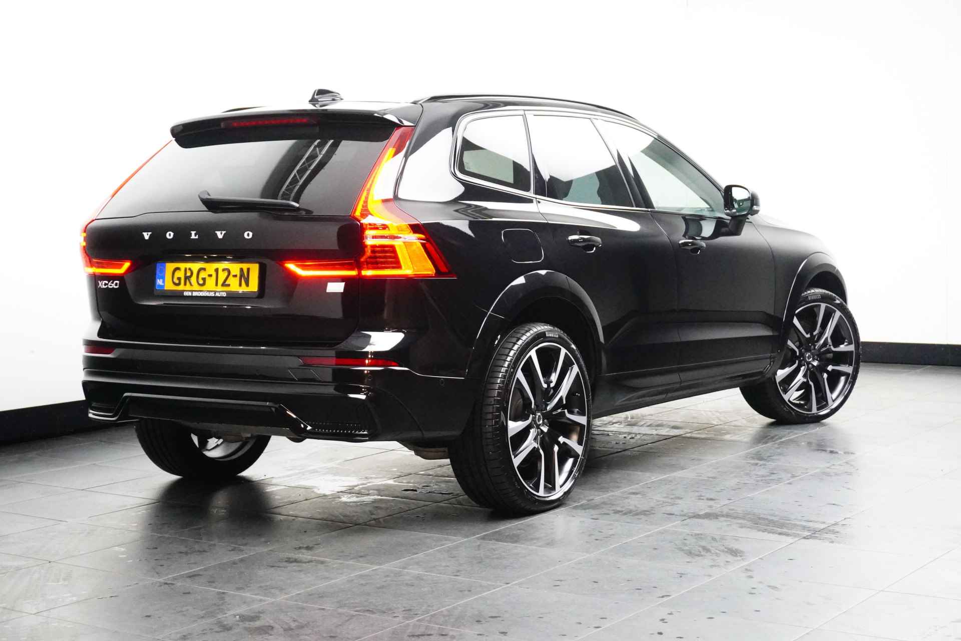 Volvo XC60 Recharge T6 AWD Ultimate Dark | Harman Kardon | 22" wielen | - 5/37