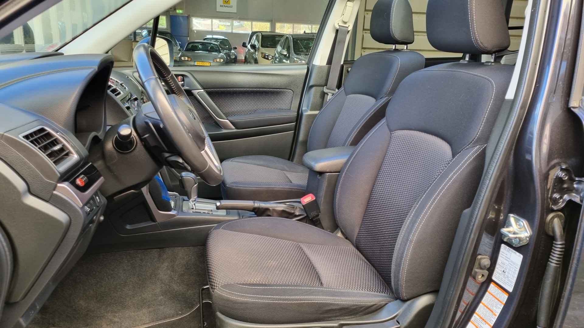 Subaru Forester 2.0 Comfort AWD Panoramadak Trekhaak . - 4/41