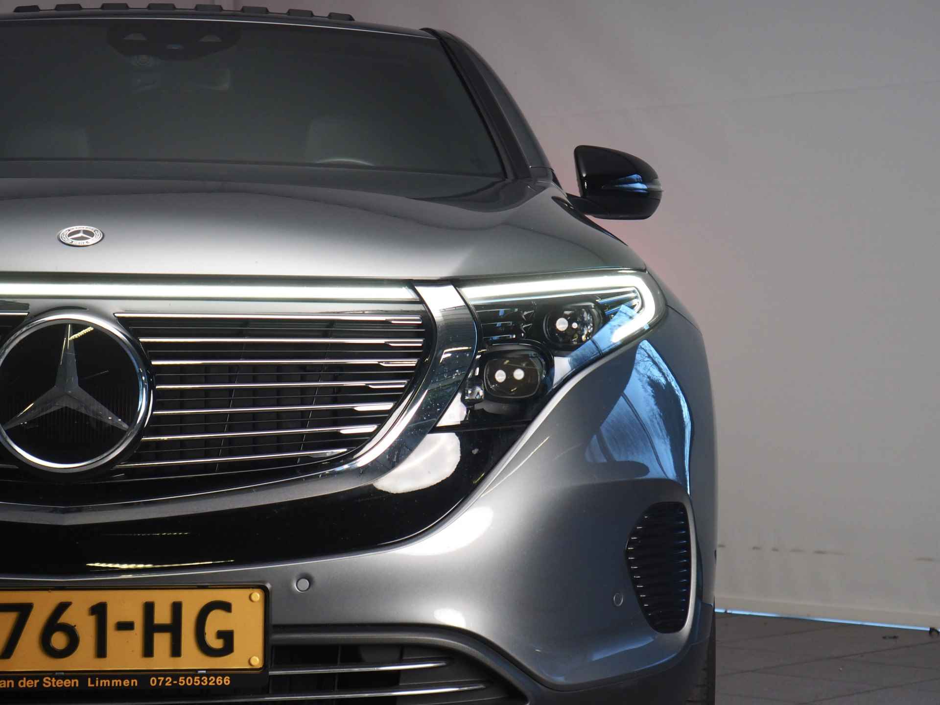 Mercedes-Benz EQC 400 4MATIC Premium 80 kWh | Noodremassistent | Achteruitrijcamera | Apple CarPlay/ Android Auto | Adaptieve Cruise Control | Navigatie | Inc. 220v Laadkabel | Dodehoekdetectie | Stoelverwarming voor en achter - 3/71