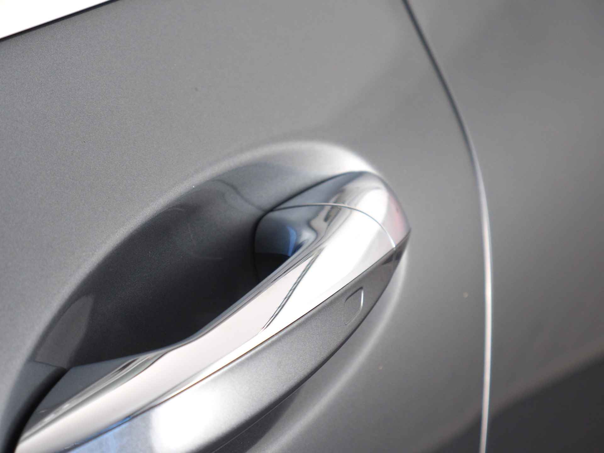 Mercedes-Benz EQC 400 4MATIC Premium 80 kWh | Noodremassistent | Achteruitrijcamera | Apple CarPlay/ Android Auto | Adaptieve Cruise Control | Navigatie | Inc. 220v Laadkabel | Dodehoekdetectie | Stoelverwarming voor en achter - 6/71