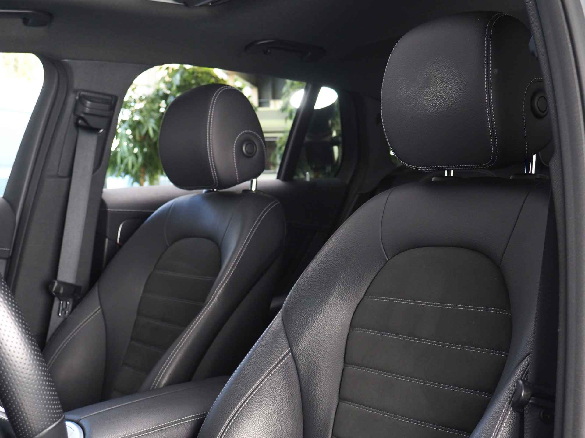 Mercedes-Benz EQC 400 4MATIC Premium 80 kWh | Noodremassistent | Achteruitrijcamera | Apple CarPlay/ Android Auto | Adaptieve Cruise Control | Navigatie | Inc. 220v Laadkabel | Dodehoekdetectie | Stoelverwarming voor en achter - 10/71