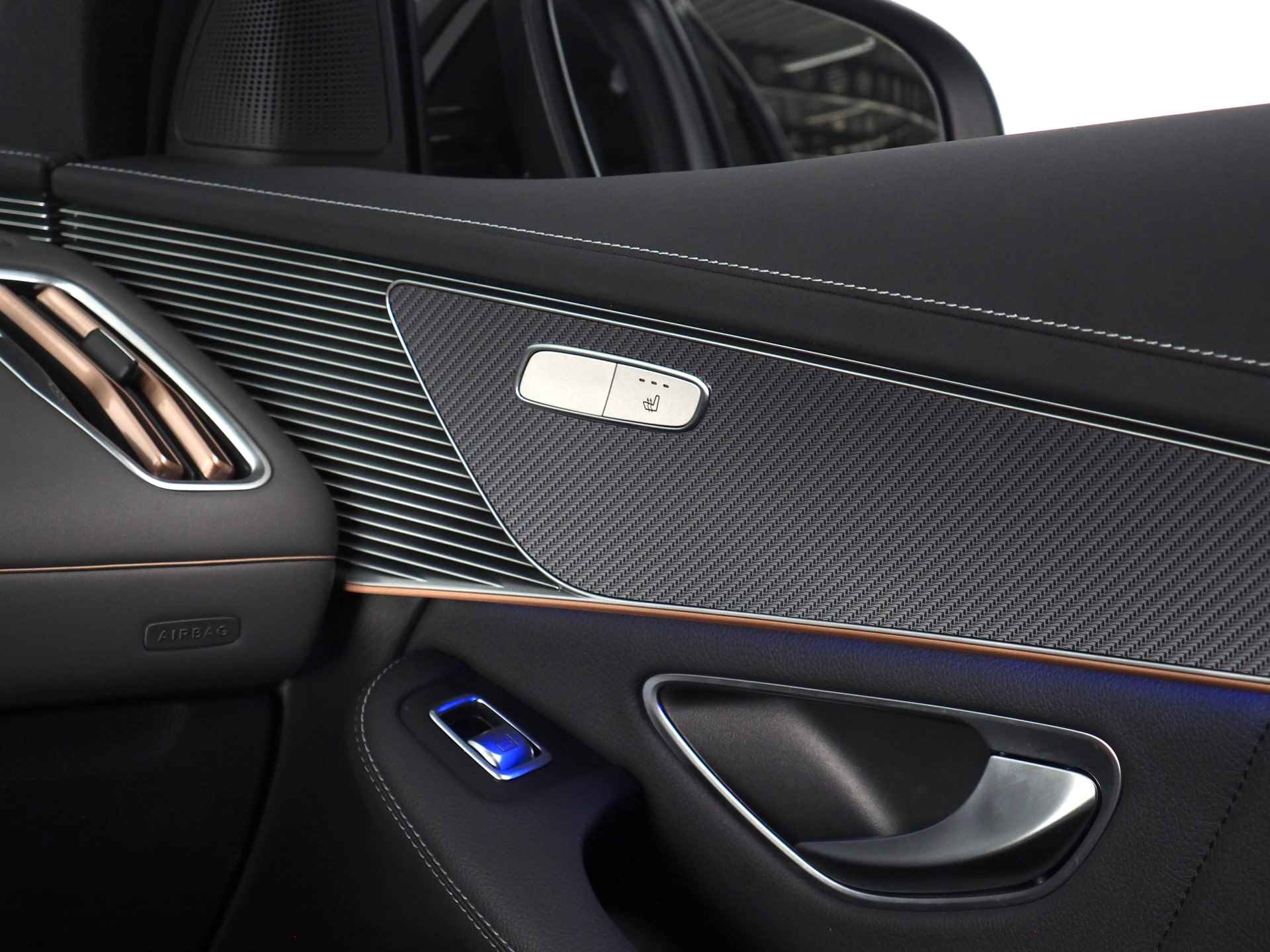 Mercedes-Benz EQC 400 4MATIC Premium 80 kWh | Noodremassistent | Achteruitrijcamera | Apple CarPlay/ Android Auto | Adaptieve Cruise Control | Navigatie | Inc. 220v Laadkabel | Dodehoekdetectie | Stoelverwarming voor en achter - 11/71
