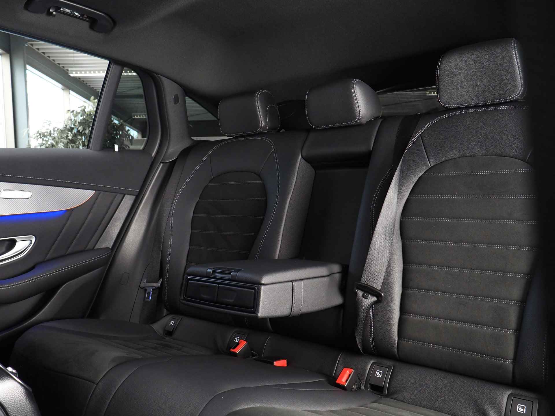 Mercedes-Benz EQC 400 4MATIC Premium 80 kWh | Noodremassistent | Achteruitrijcamera | Apple CarPlay/ Android Auto | Adaptieve Cruise Control | Navigatie | Inc. 220v Laadkabel | Dodehoekdetectie | Stoelverwarming voor en achter - 13/71