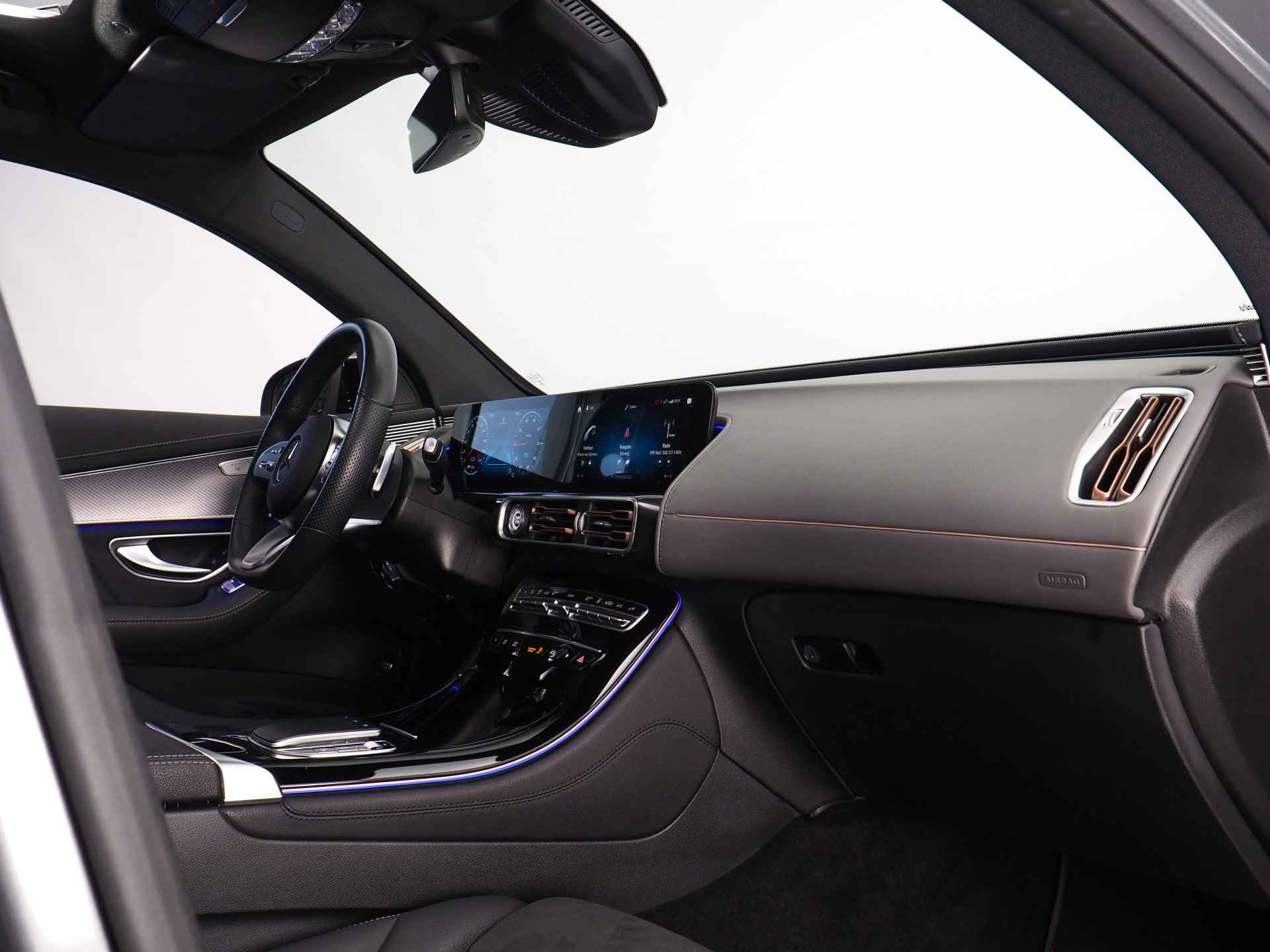 Mercedes-Benz EQC 400 4MATIC Premium 80 kWh | Noodremassistent | Achteruitrijcamera | Apple CarPlay/ Android Auto | Adaptieve Cruise Control | Navigatie | Inc. 220v Laadkabel | Dodehoekdetectie | Stoelverwarming voor en achter - 22/71