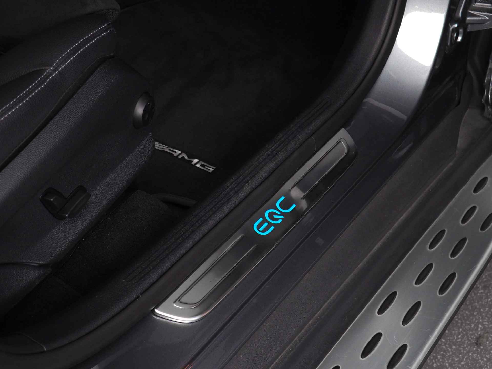 Mercedes-Benz EQC 400 4MATIC Premium 80 kWh | Noodremassistent | Achteruitrijcamera | Apple CarPlay/ Android Auto | Adaptieve Cruise Control | Navigatie | Inc. 220v Laadkabel | Dodehoekdetectie | Stoelverwarming voor en achter - 26/71
