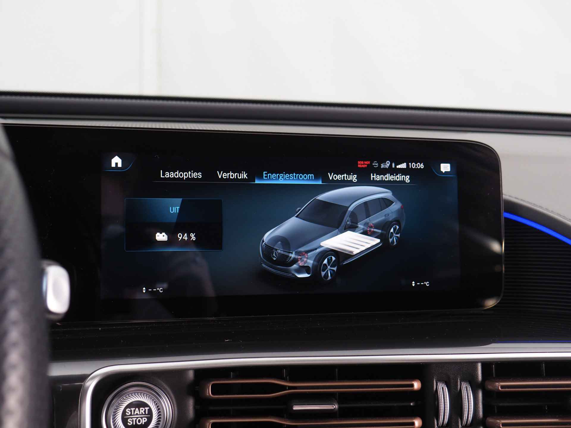 Mercedes-Benz EQC 400 4MATIC Premium 80 kWh | Noodremassistent | Achteruitrijcamera | Apple CarPlay/ Android Auto | Adaptieve Cruise Control | Navigatie | Inc. 220v Laadkabel | Dodehoekdetectie | Stoelverwarming voor en achter - 45/71