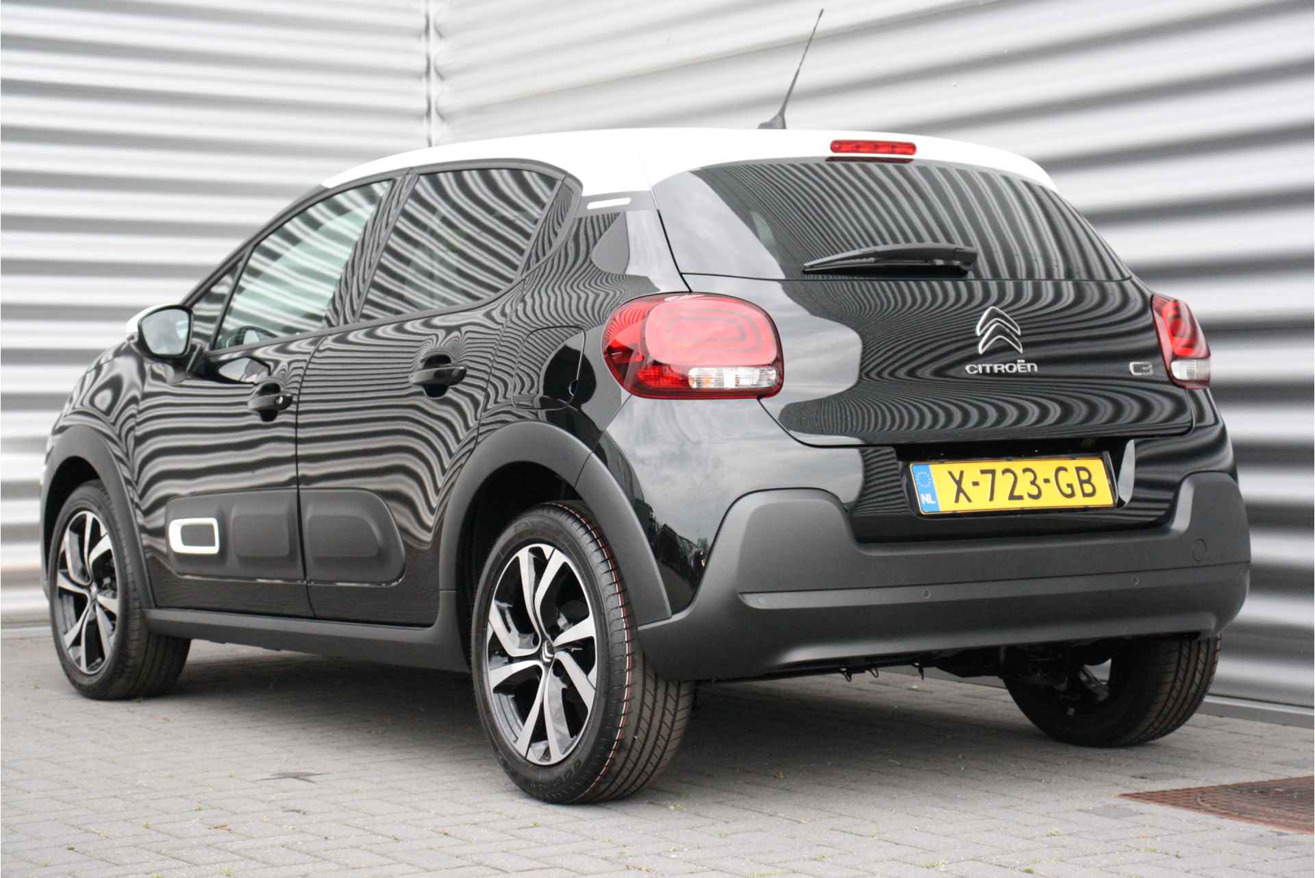 Citroën C3 C3 1.2 PureTech Feel Edition 83pk | VOORRAAD-ACTIE! | Navigatie | Achteruitrijcamera | 17"LMV | Apple C - 9/33