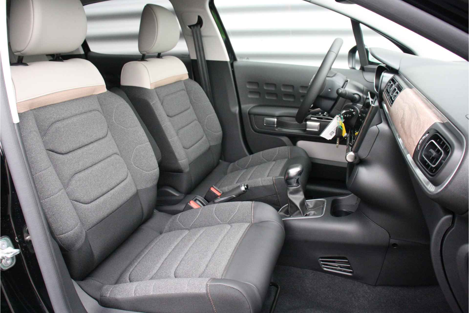Citroën C3 C3 1.2 PureTech Feel Edition 83pk | VOORRAAD-ACTIE! | Navigatie | Achteruitrijcamera | 17"LMV | Apple C - 17/33