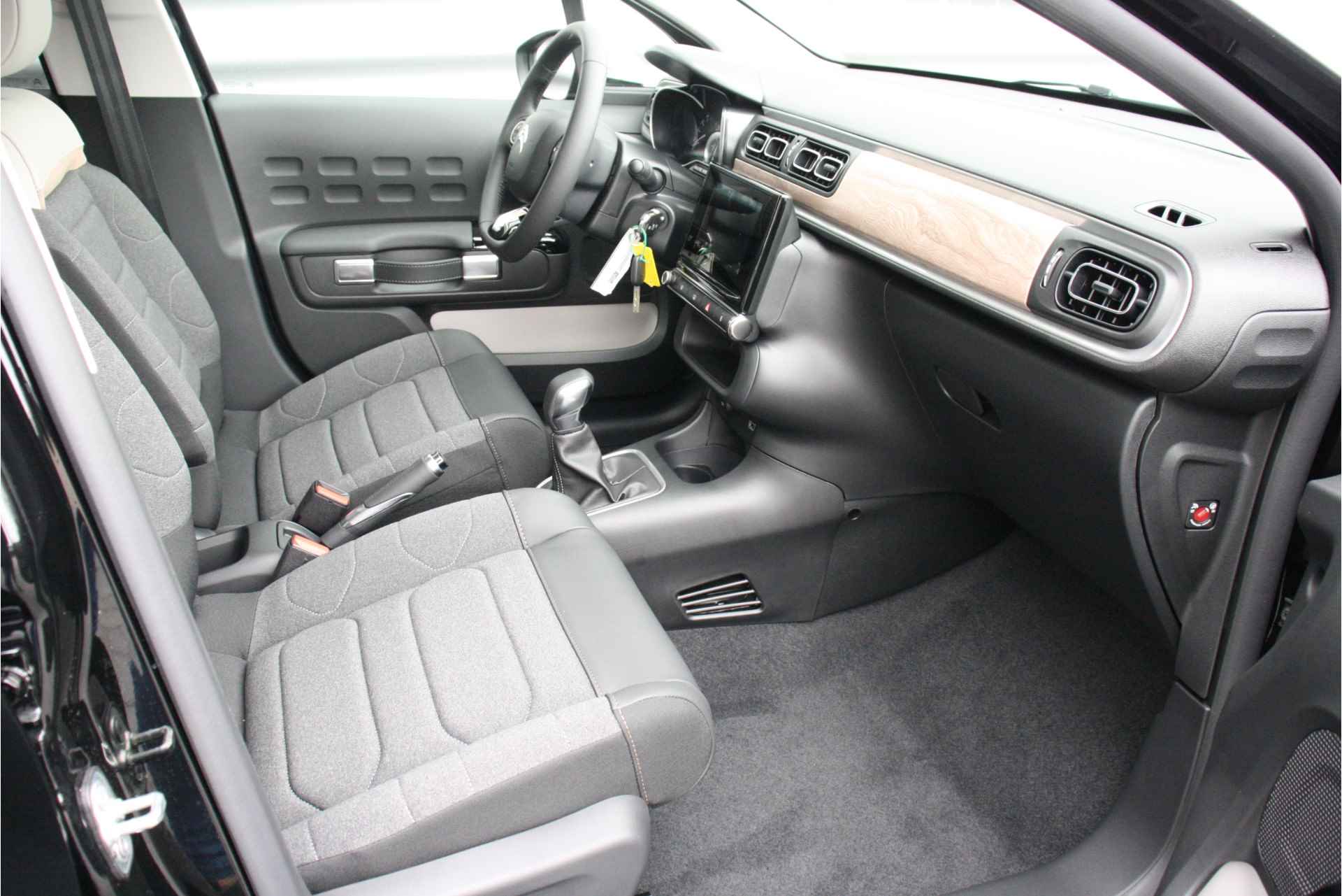 Citroën C3 C3 1.2 PureTech Feel Edition 83pk | VOORRAAD-ACTIE! | Navigatie | Achteruitrijcamera | 17"LMV | Apple C - 18/33
