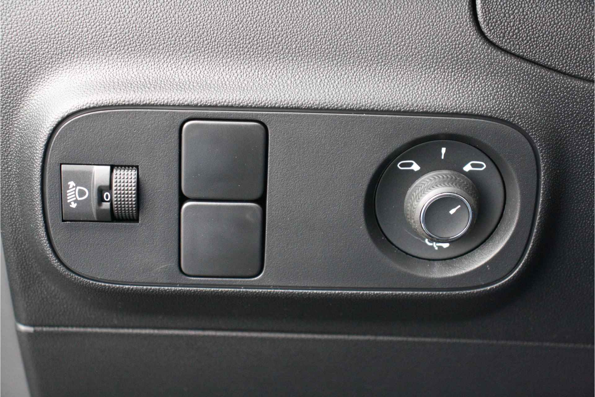 Citroën C3 C3 1.2 PureTech Feel Edition 83pk | VOORRAAD-ACTIE! | Navigatie | Achteruitrijcamera | 17"LMV | Apple C - 20/33