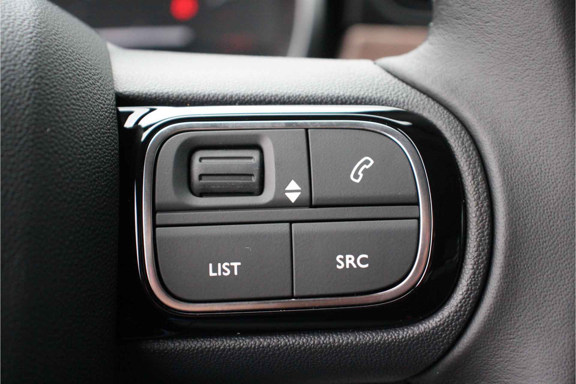 Citroën C3 C3 1.2 PureTech Feel Edition 83pk | VOORRAAD-ACTIE! | Navigatie | Achteruitrijcamera | 17"LMV | Apple C - 25/33