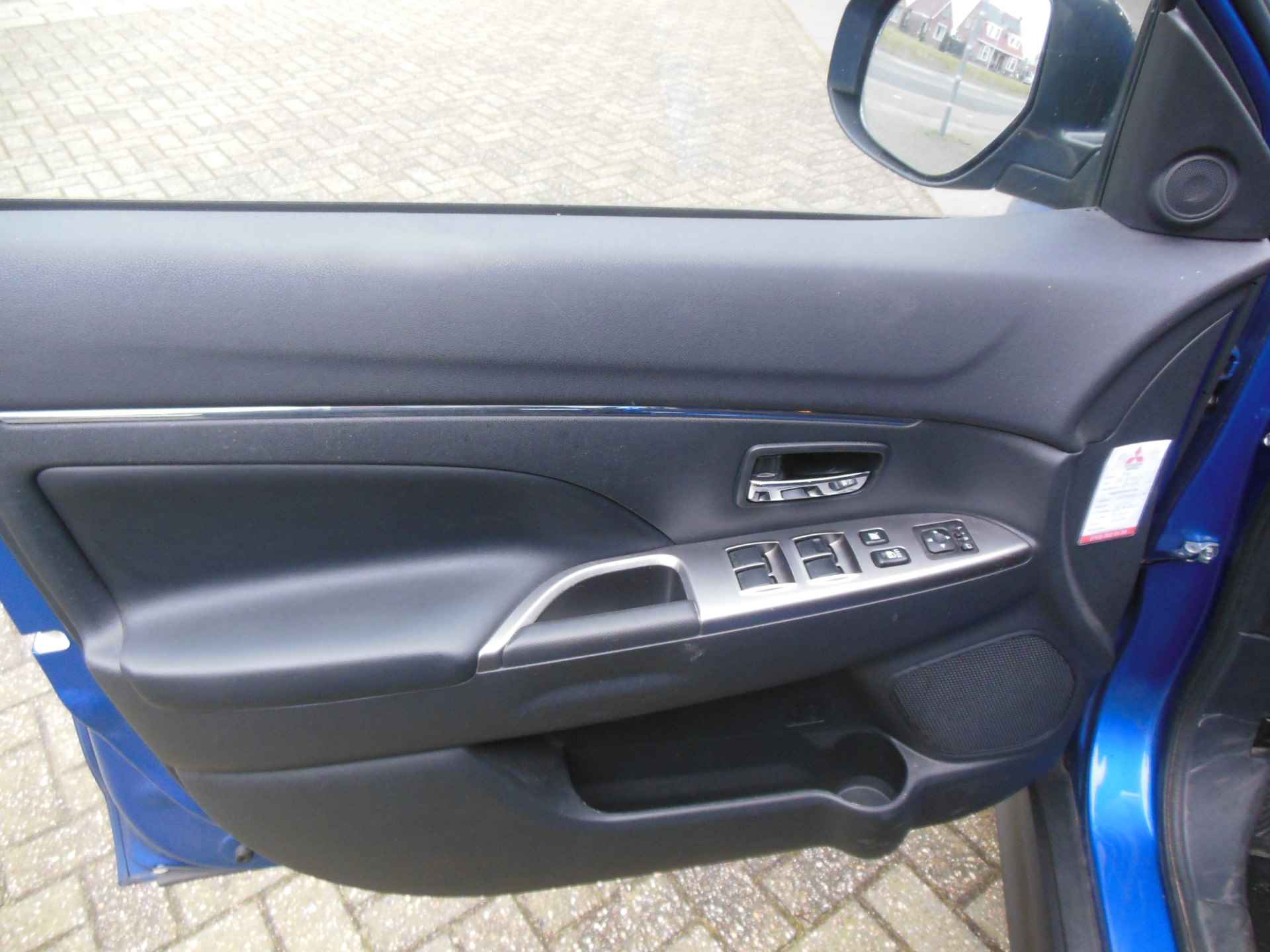 Mitsubishi ASX 1.6 Cleartec Connect Pro+ Staat in De Krim - 10/16