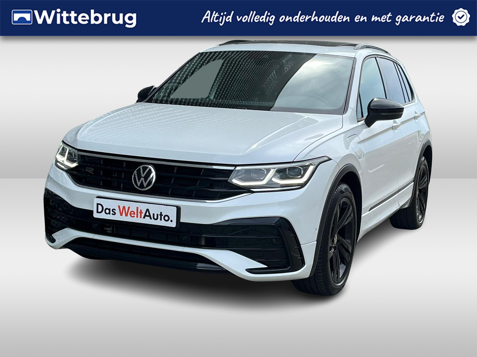 Volkswagen Tiguan 1.4 TSI eHybrid 245PK R-Line / 19" LMV / Panoramadak / Black Style / Trekhaak / Stuur+Stoelverwarming / Elektrische achterklep / LED Matrix **