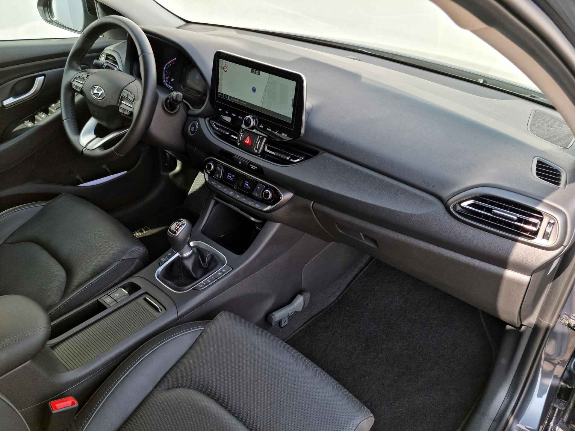 Hyundai i30 Wagon 1.5 T-GDi MHEV Premium / Private Lease Vanaf €629,- / Origineel NL / Lederen Bekleding - 40/46