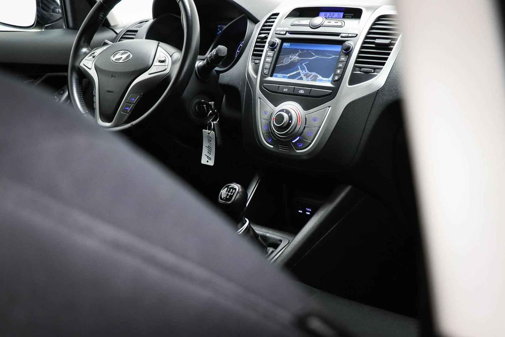 Hyundai ix20 1.4i Go! | AIRCO | NAVI | BLUETOOTH | CAMERA | TREKHAAK | 16" - 12/50