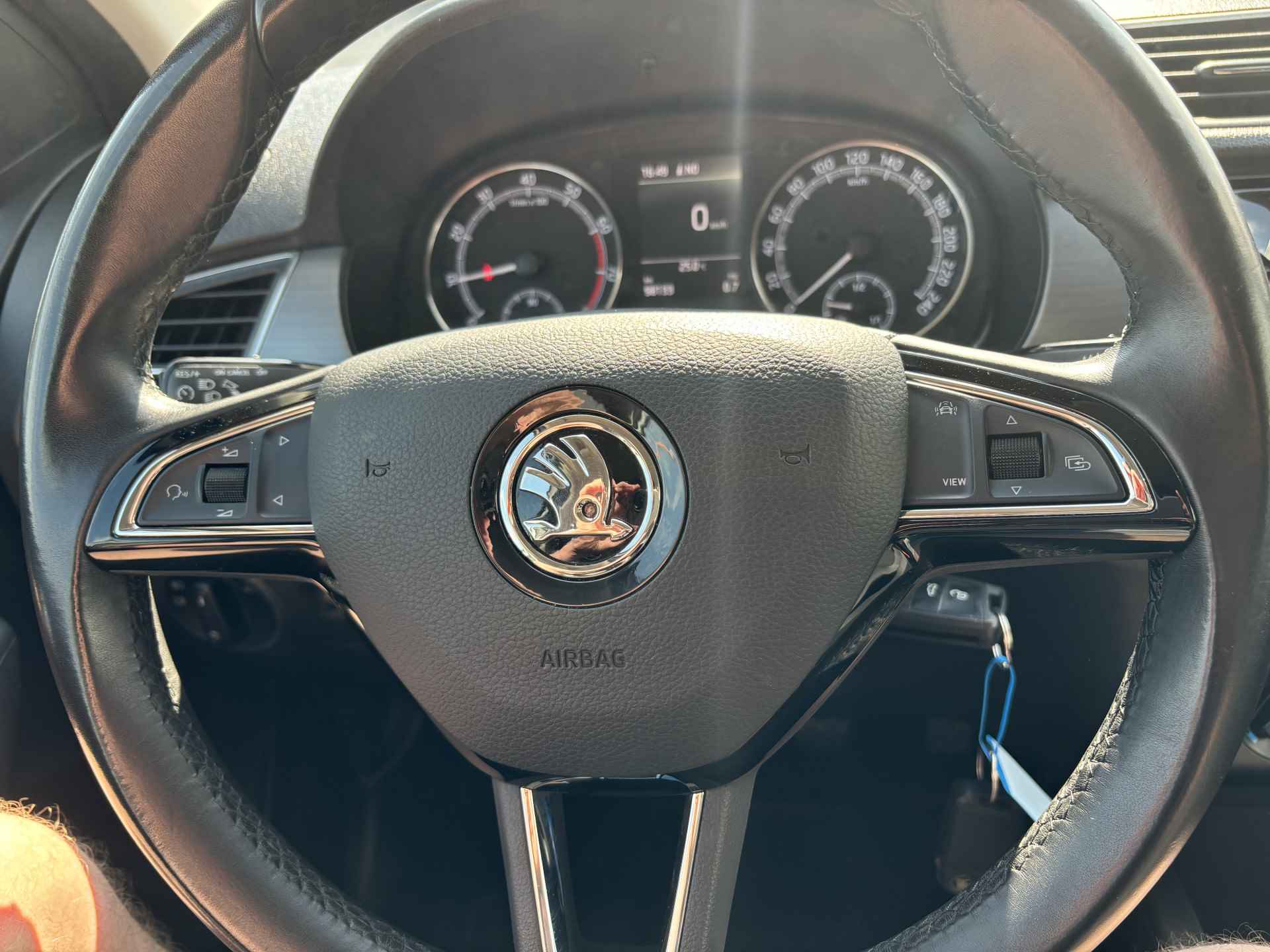 Škoda Fabia Combi 1.0 TSI Business Edition NL-Auto 1e eigenaar / Wit Parelmoer / Apple/Android Carplay / Trekhaak / Parkeersensoren / Cruise - 18/21