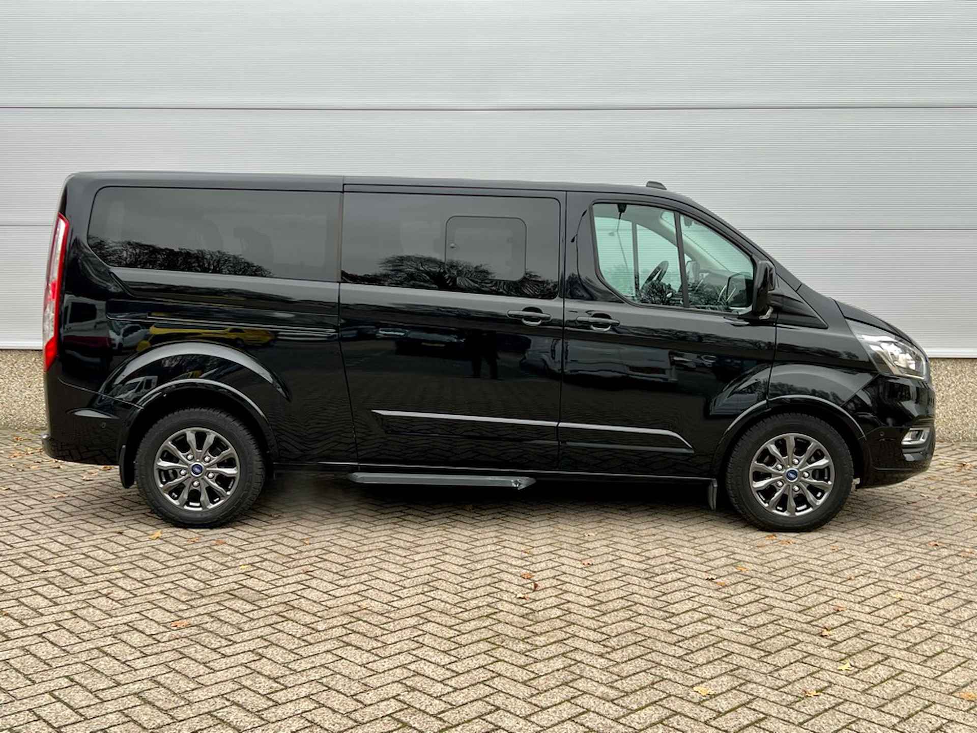 Ford Tourneo Custom Titanium Automaat limited 9 PERSOONS 320 2.0 TDCI L2H1 - 4/33