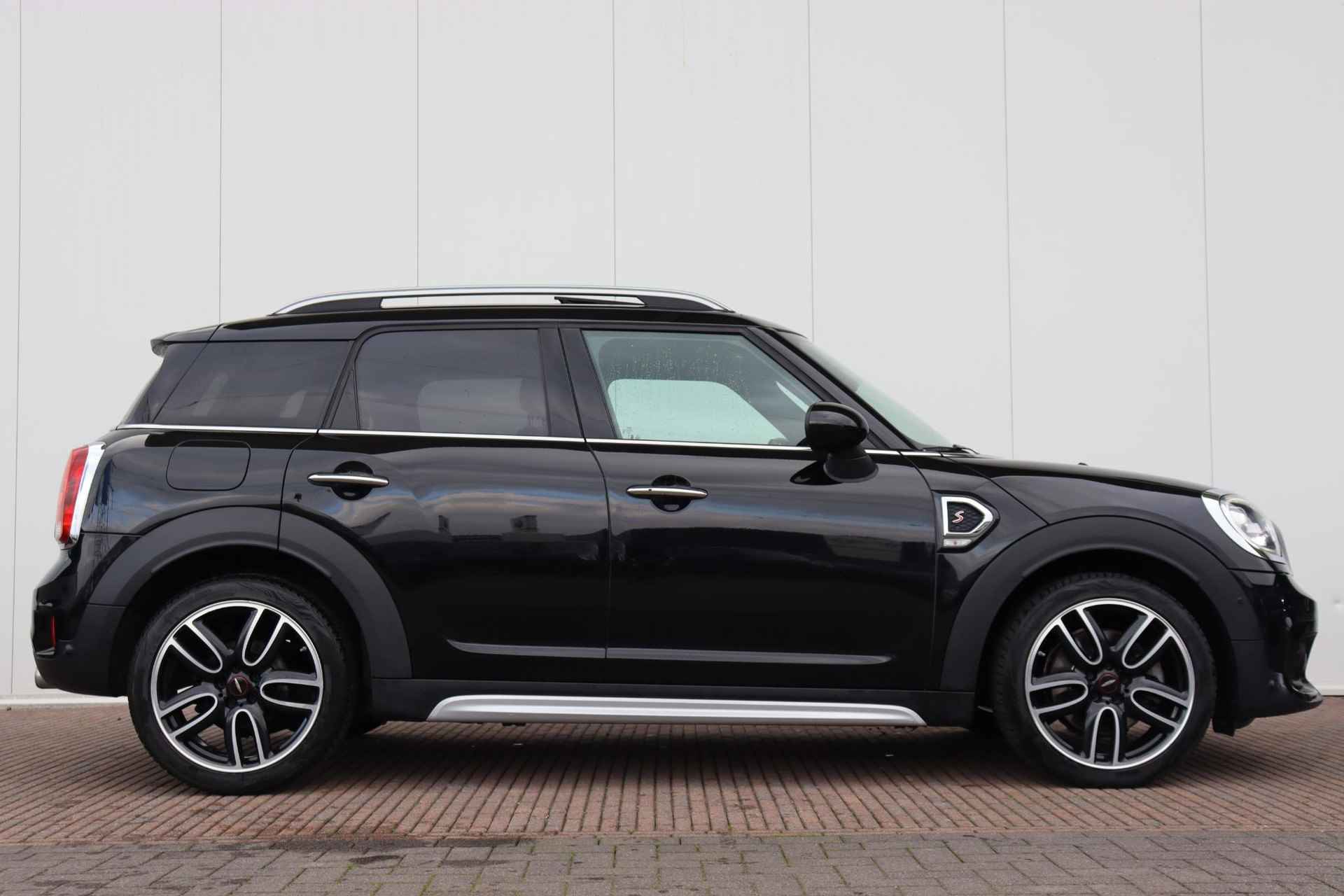 Mini Mini Countryman 2.0 Cooper S Chili JCW Course Spoke 19"/ Navi / Clima / Pano Dak / PDC / Achteruitrijcamera / Harman Kardon / - 4/31