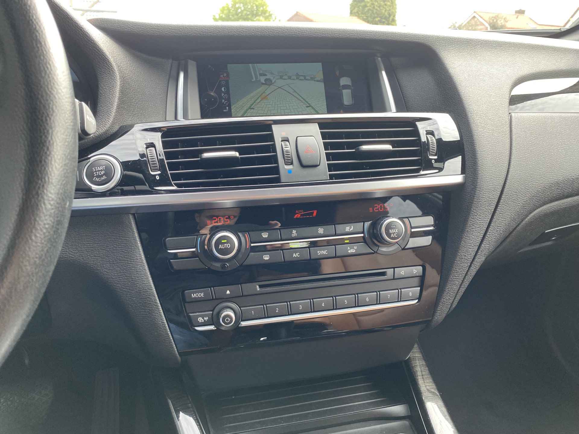BMW X3 xDrive28i Centennial High Executive 245 pk AUT. | navigatie | panoramadak | congac leder | trekhaak | elektr. a. klep - 35/52