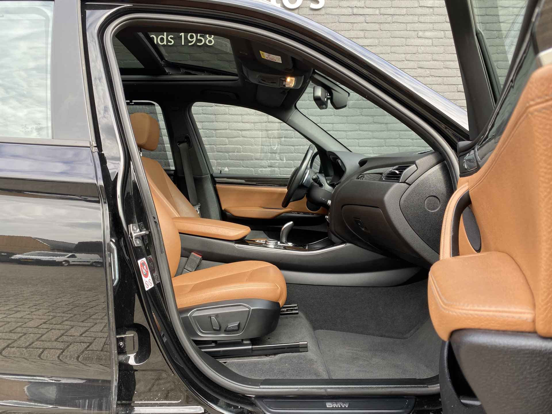 BMW X3 xDrive28i Centennial High Executive 245 pk AUT. | navigatie | panoramadak | congac leder | trekhaak | elektr. a. klep - 24/52