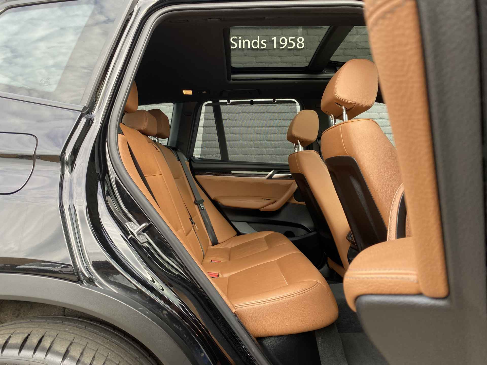 BMW X3 xDrive28i Centennial High Executive 245 pk AUT. | navigatie | panoramadak | congac leder | trekhaak | elektr. a. klep - 27/52