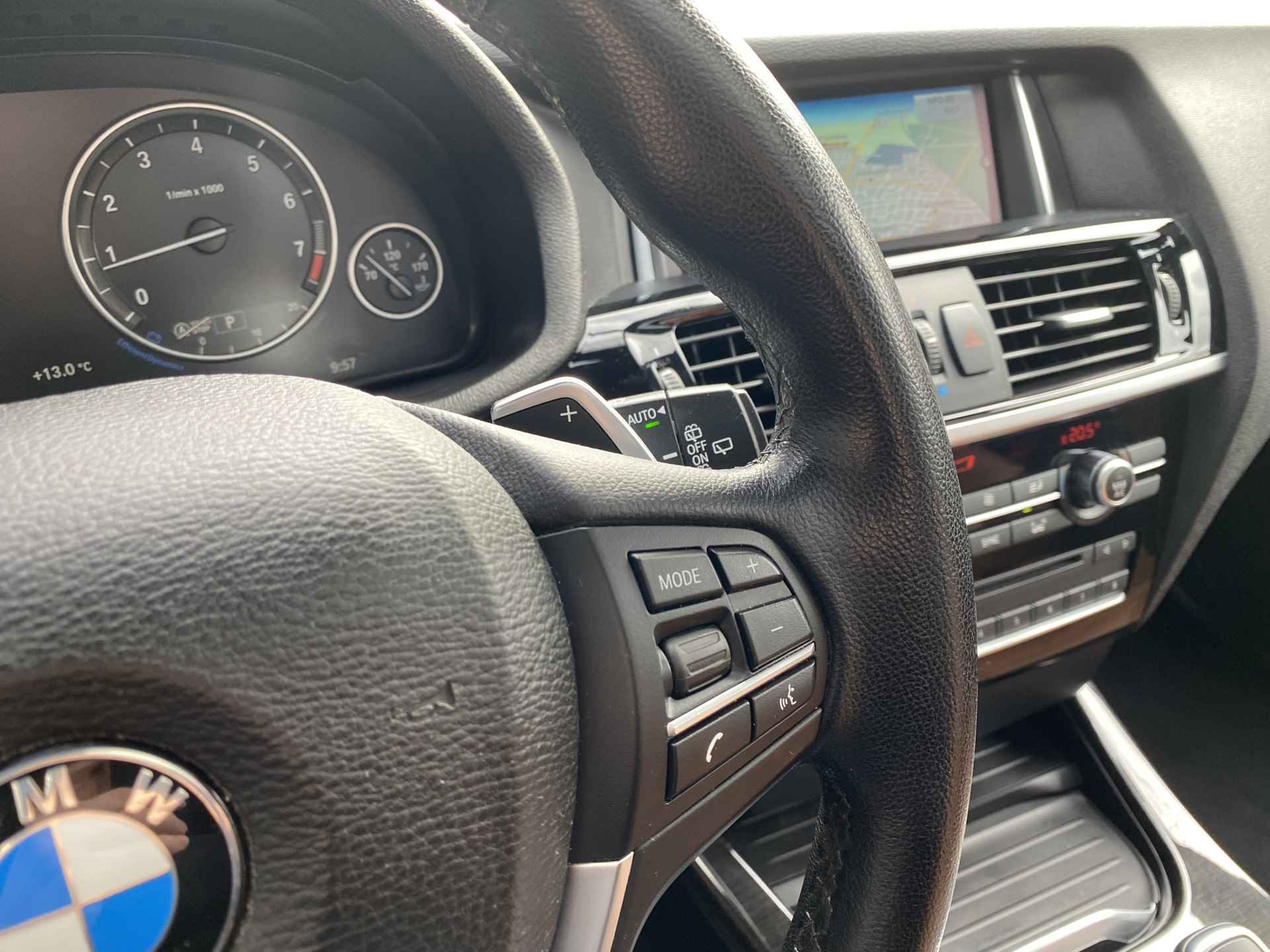 BMW X3 xDrive28i Centennial High Executive 245 pk AUT. | navigatie | panoramadak | congac leder | trekhaak | elektr. a. klep - 49/52
