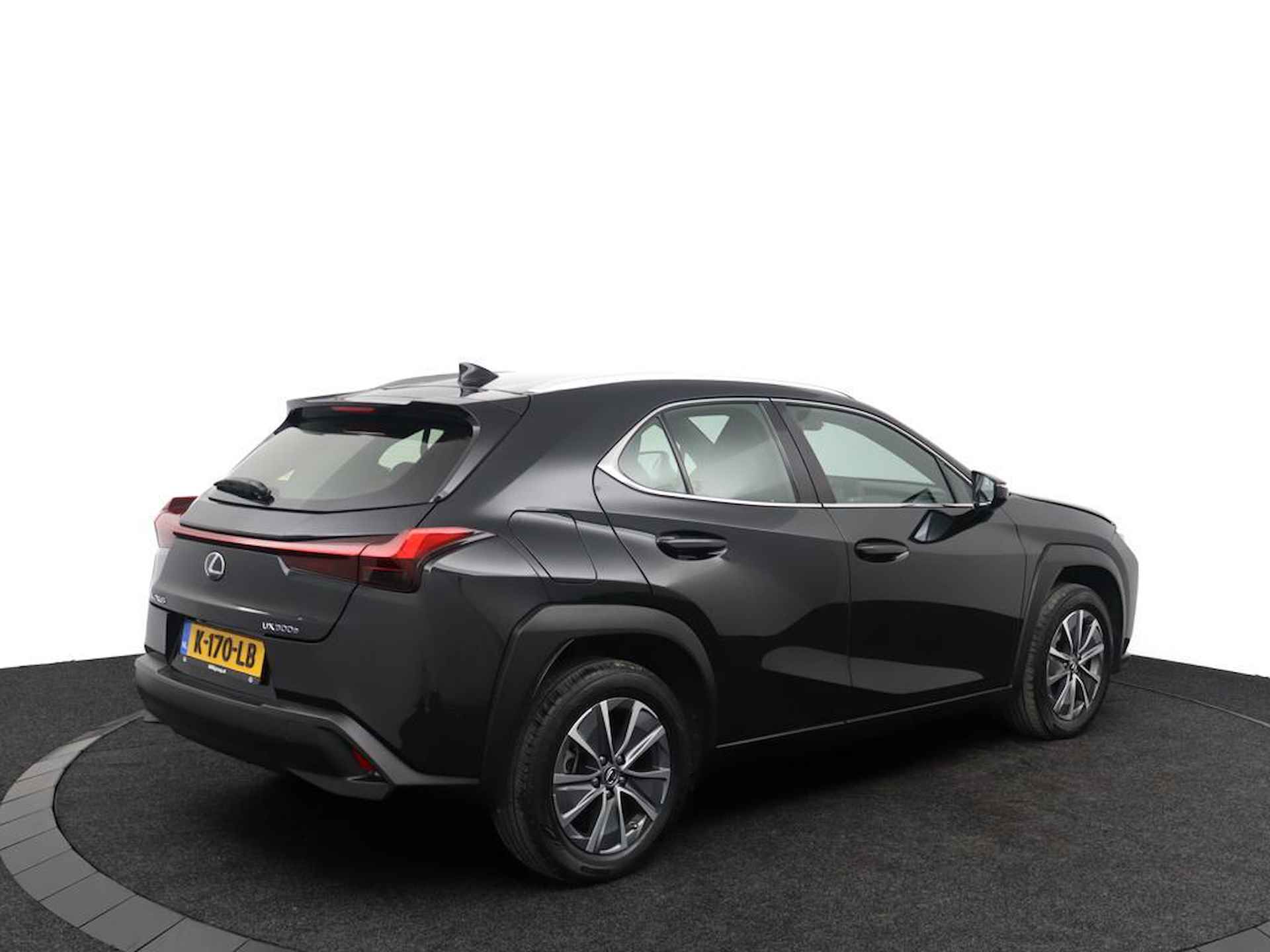 Lexus UX 300e Business 54 kWh | 315km WLTP | Elektrisch verstelbare stoelen | Achteruitrijcamera | Apple Carplay - 2/51