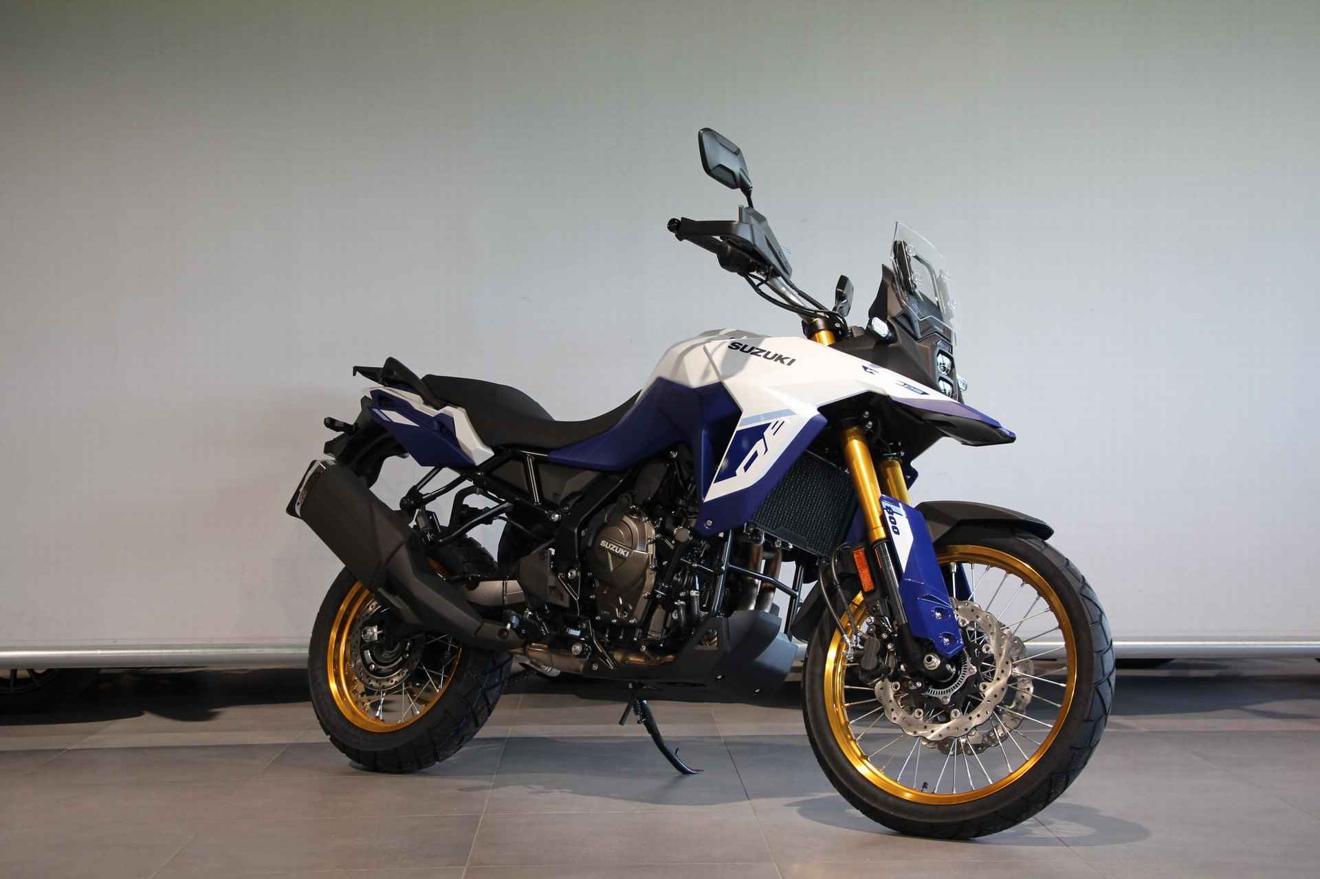 Suzuki V-STROM 800 DE - 2/12