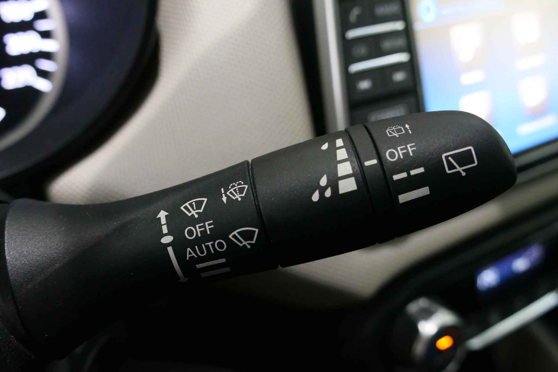 Nissan Micra 0.9 IG-T N-Connecta - Camera, Clima, Navigatie - 33/37