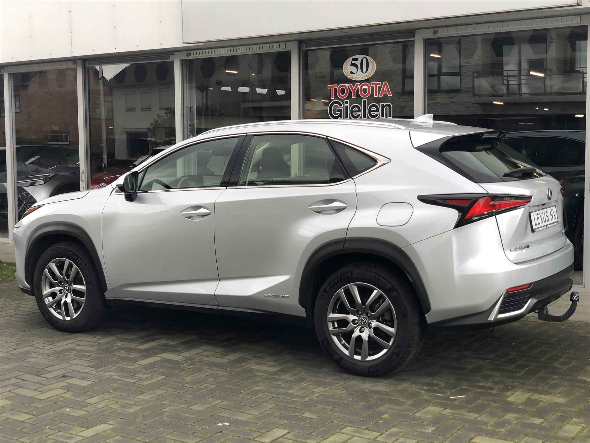 Lexus Nx 300h AWD Sport Edition | Trekhaak, Eerste eigenaar, Leer, Stoelverwarming, Parkeersensoren, 18 inch, Navi, CarPlay - 4/33