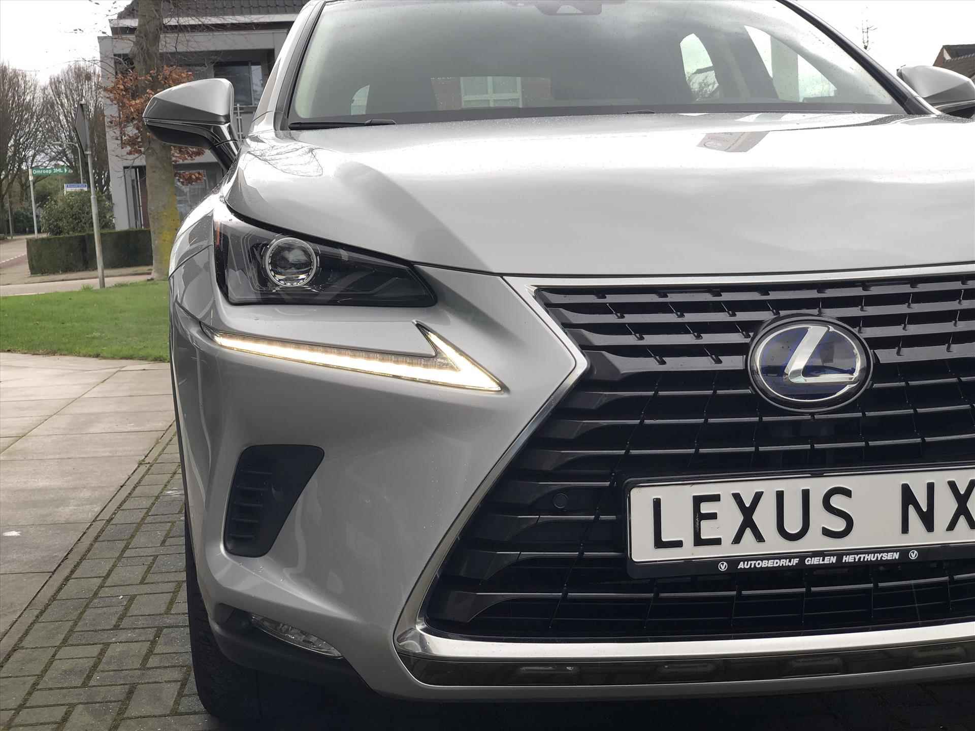 Lexus Nx 300h AWD Sport Edition | Trekhaak, Eerste eigenaar, Leer, Stoelverwarming, Parkeersensoren, 18 inch, Navi, CarPlay - 9/33