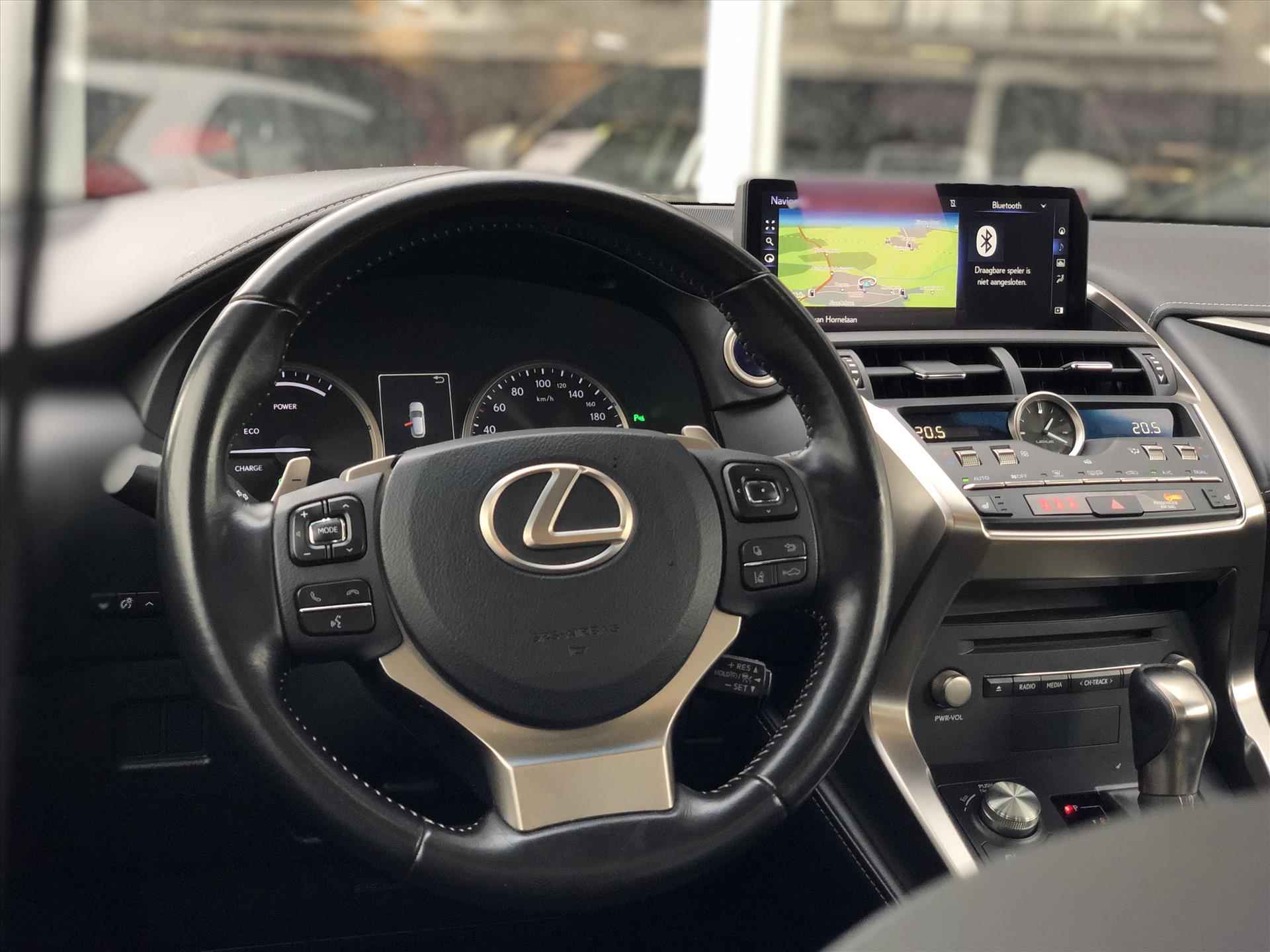 Lexus Nx 300h AWD Sport Edition | Trekhaak, Eerste eigenaar, Leer, Stoelverwarming, Parkeersensoren, 18 inch, Navi, CarPlay - 13/33