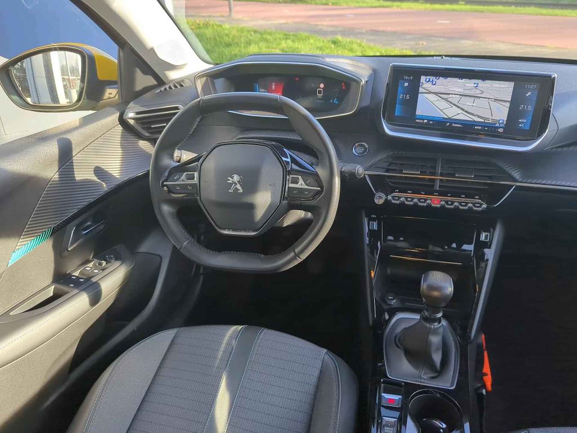 Peugeot 208 5drs 1.2 PureTech 100pk Allure | Navigatie | Apple Carplay | 3D Instrumenetenpaneel | - 6/16