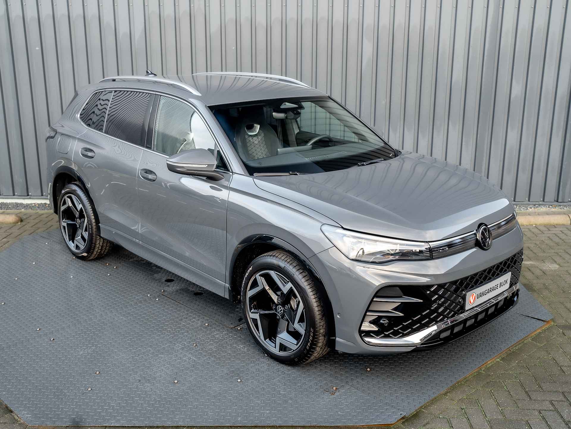 Volkswagen Tiguan 1.5 eTSI R-Line Edition | Trekhaak wegkl. | Stoel&Stuur verw. | Prijs Rijklaar!! - 50/59